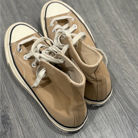 Converse High-Tops in Brown and White - Picture 2 of 4
